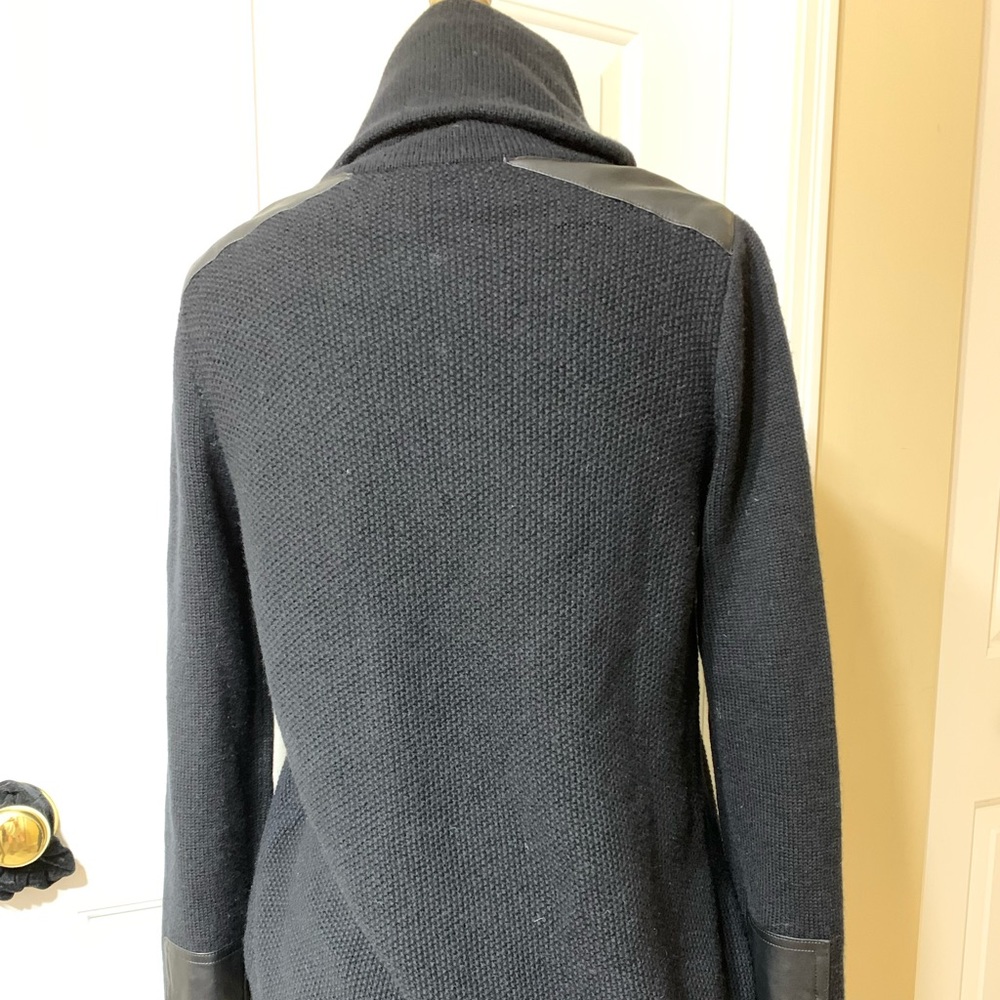 BEAUTIFUL Black wool/cashmere turtleneck with leather trim